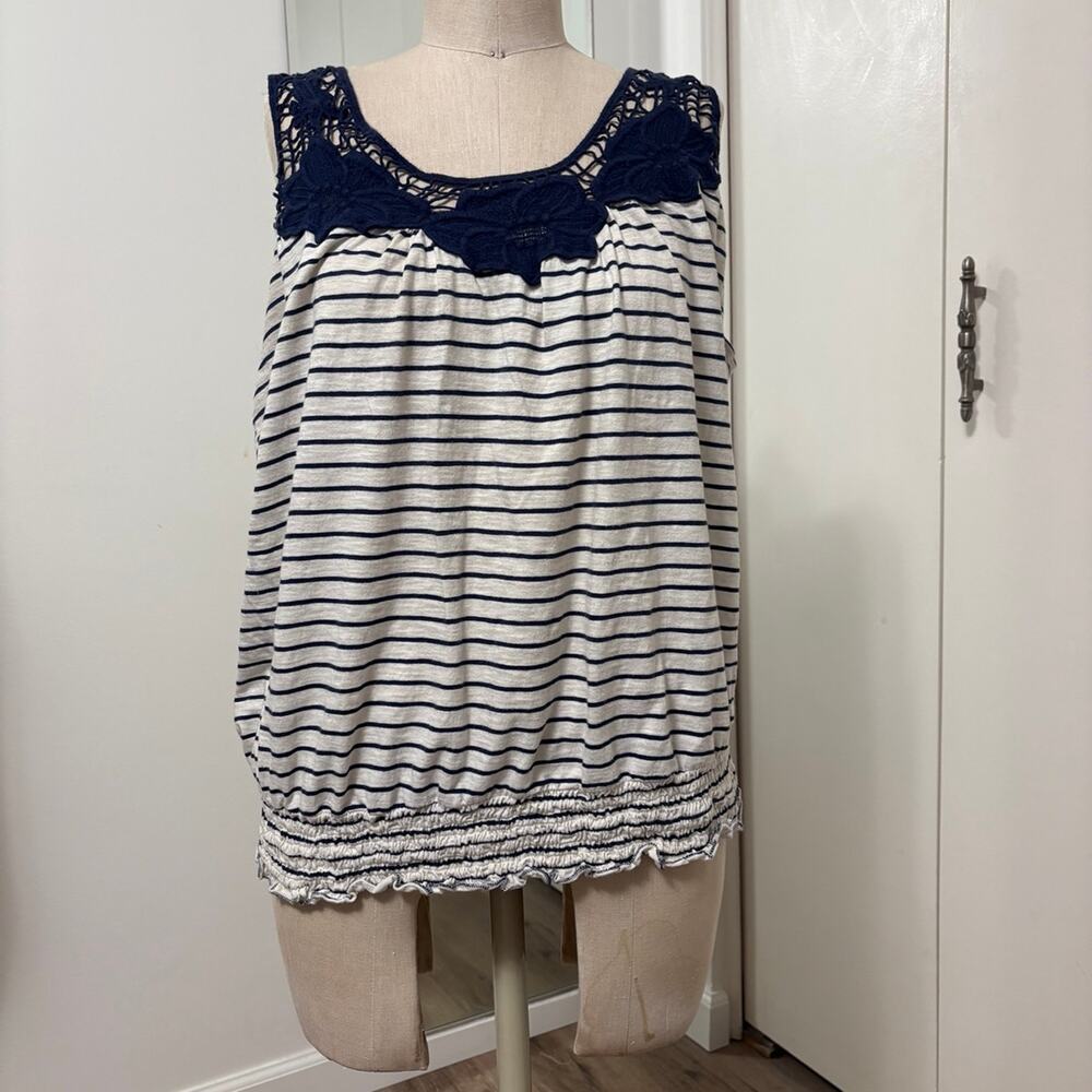French Laundry Womans Navy Striped Sleevless Top Crochet Trim Size 14/16
